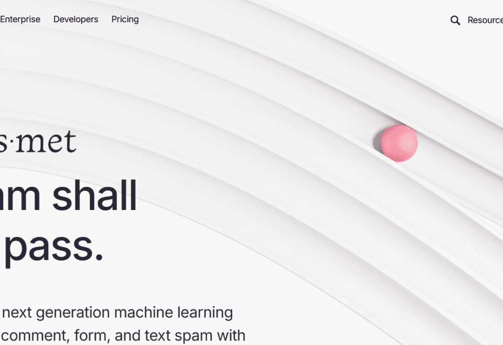 Milioudis Tech - Akismet Anti-Spam 2026 dashboard review showing real-time spam blocking stats, AI semantic analysis logs, and API key configuration.